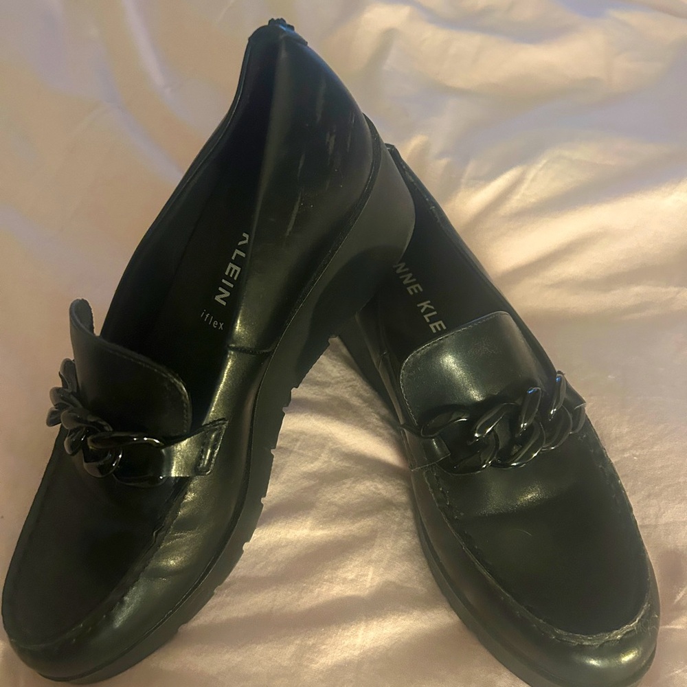 Anne Klein size 7 black loafers